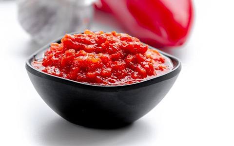 طرز تهیه سس فلفل دلمه‌ای کبابی